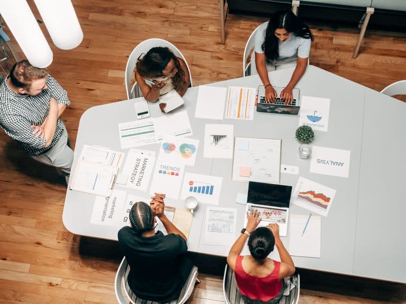 Business owner on a free consultation call with Covixy